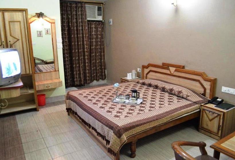 Отель Amrit Regency