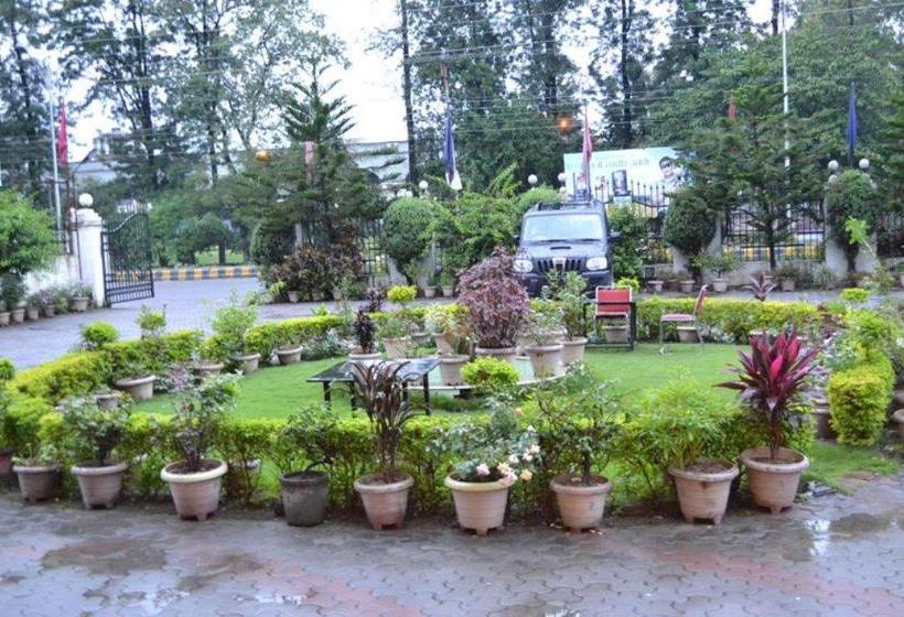 Отель Amrit Regency