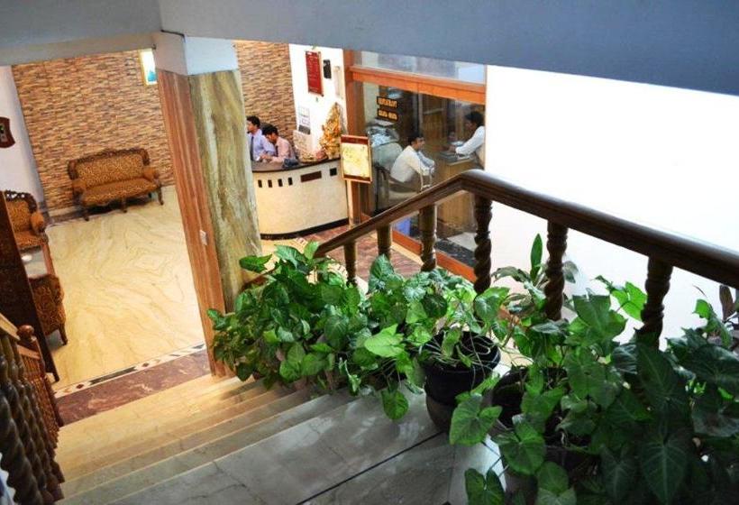 Отель Amrit Regency