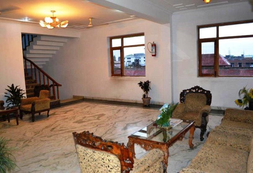 Отель Amrit Regency