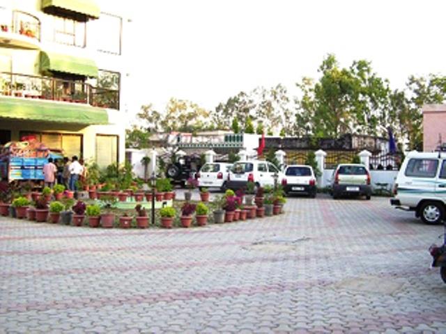 Отель Amrit Regency