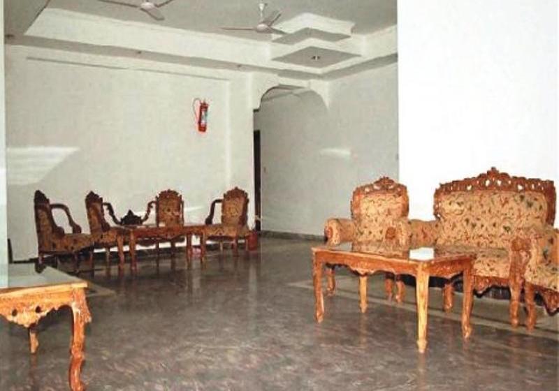 Отель Amrit Regency