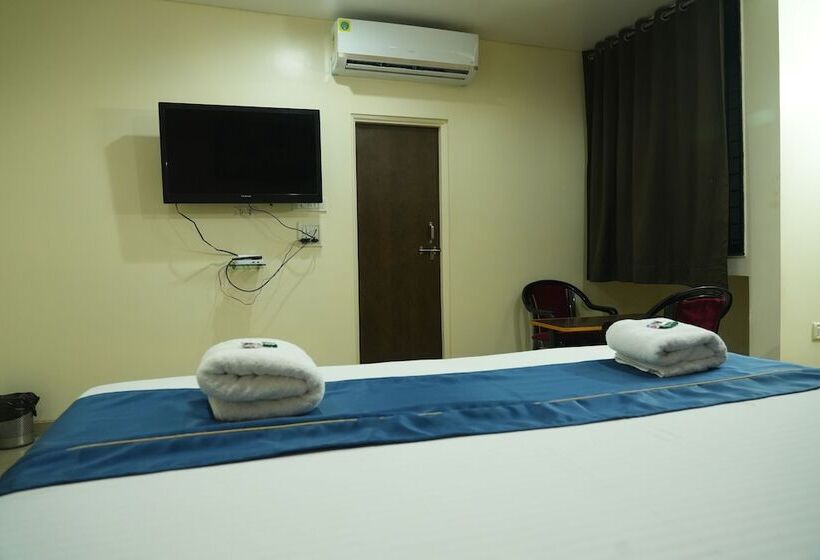 هتل Avon International