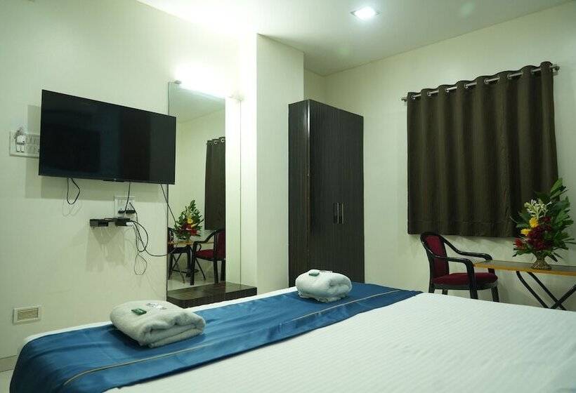 هتل Avon International