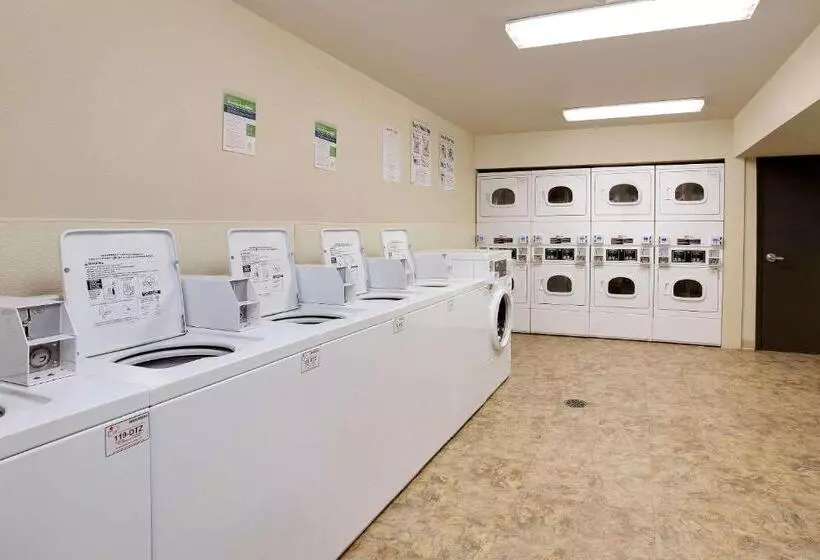 ホテル Woodspring Suites Columbus North I270