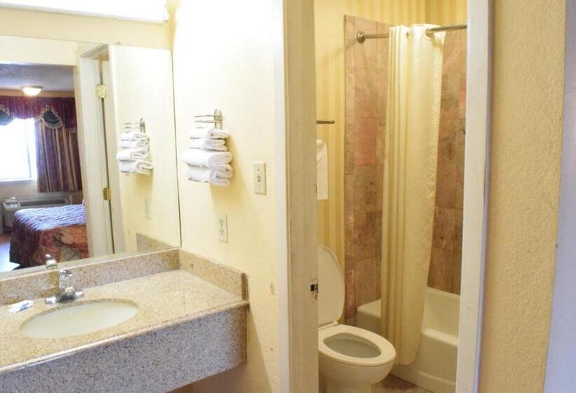 فندق على الطريق Delux Inn