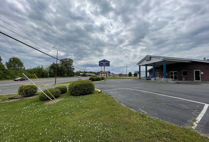 מוטל Embassy Inn Hohenwald