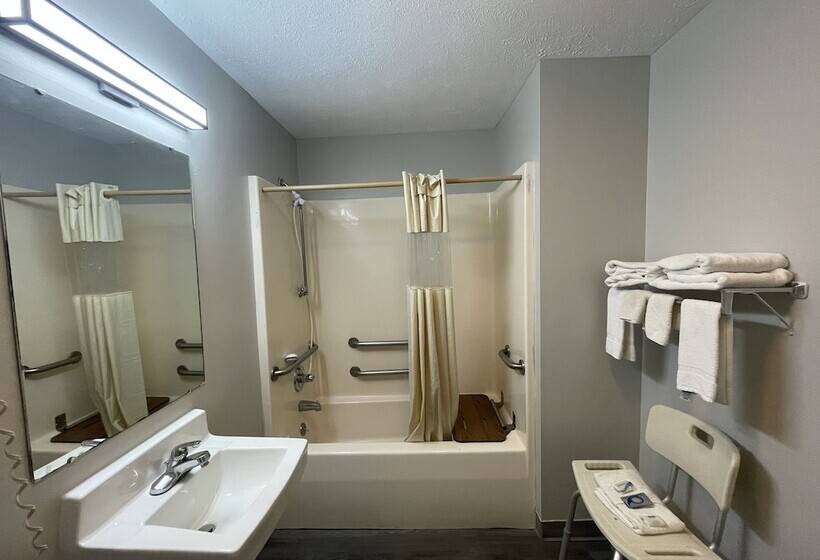 מוטל Embassy Inn Hohenwald