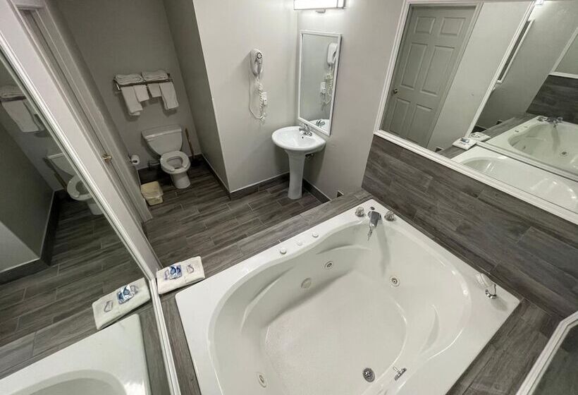 מוטל Embassy Inn Hohenwald