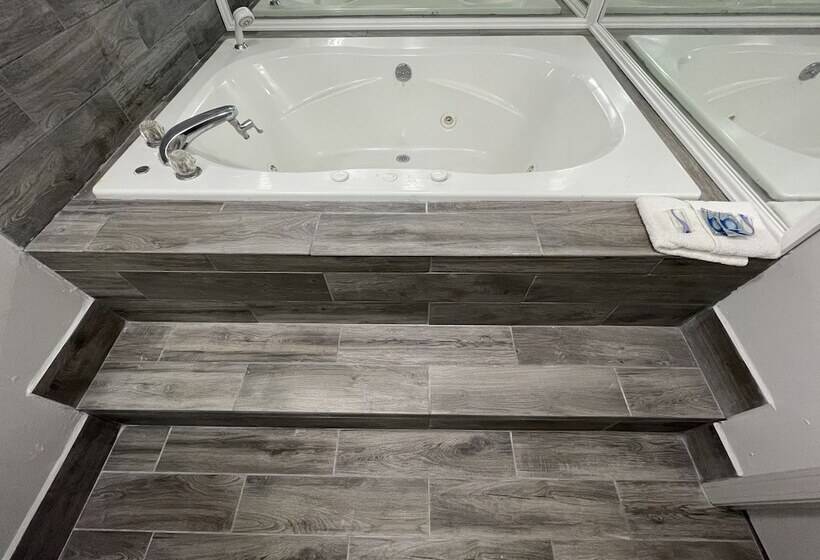 מוטל Embassy Inn Hohenwald