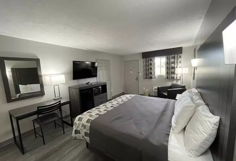 モーテル Embassy Inn  Hohenwald