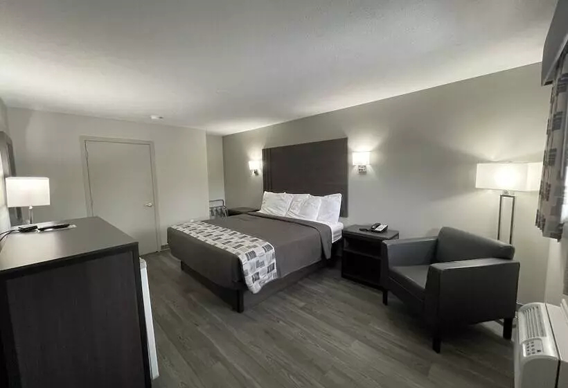 モーテル Embassy Inn  Hohenwald