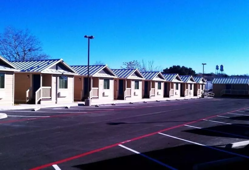 Motelli Fieldhouse Inn & Conference Center