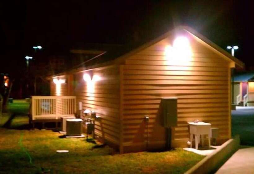 モーテル Fieldhouse Inn & Conference Center