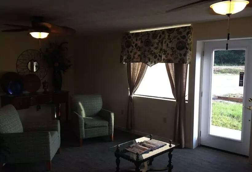 モーテル Pleasure Point Inn & Suites