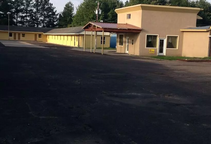 モーテル Pleasure Point Inn & Suites