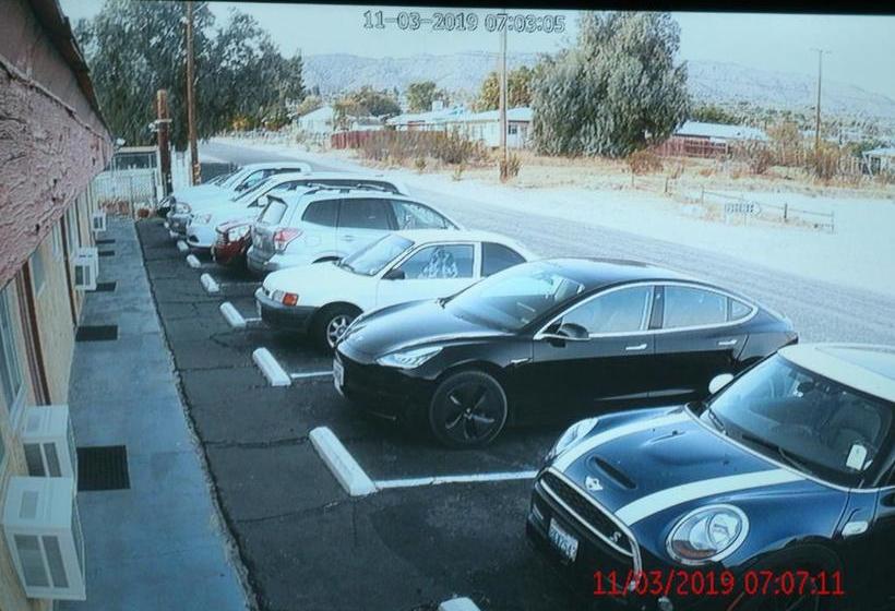 モーテル Safari Motor Inn   Joshua Tree