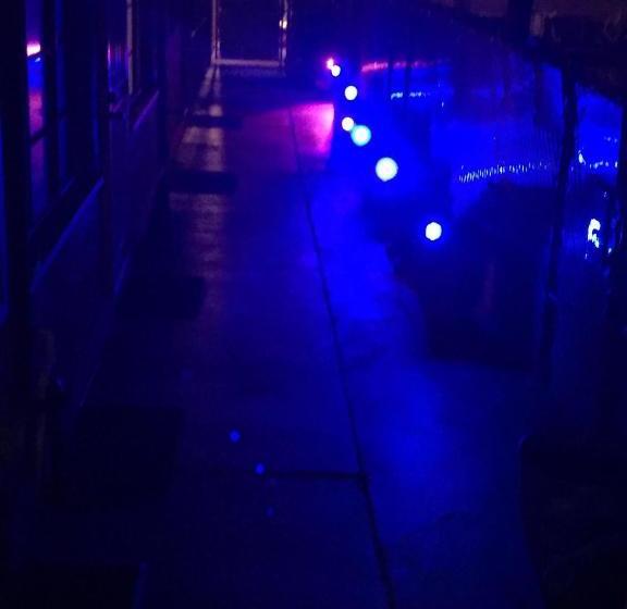 モーテル Safari Motor Inn   Joshua Tree