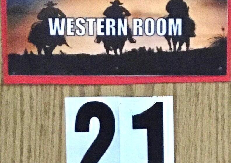 فندق على الطريق Sunset View Inn L.l.c