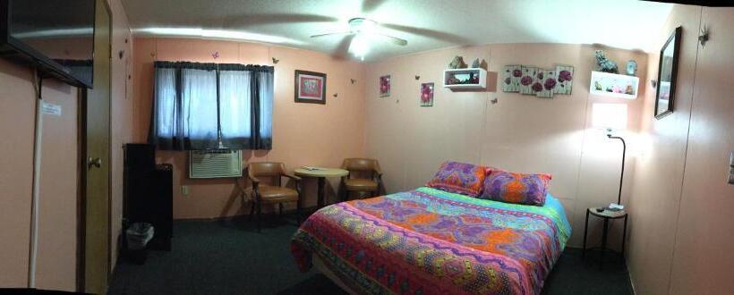 فندق على الطريق Sunset View Inn L.l.c