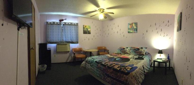 فندق على الطريق Sunset View Inn L.l.c