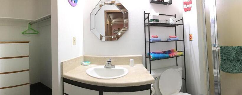 فندق على الطريق Sunset View Inn L.l.c