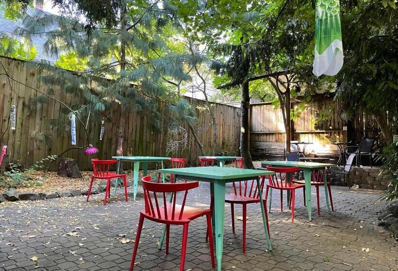 Northwest Portland Hostel