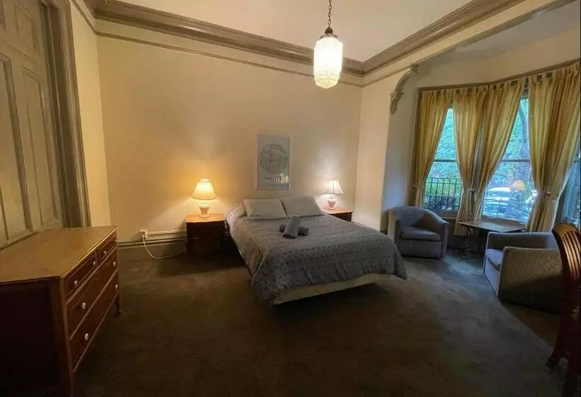 Northwest Portland Hostel