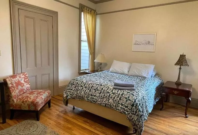Northwest Portland Hostel