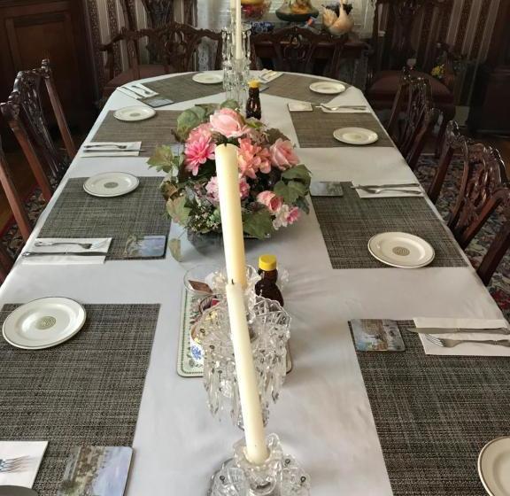 Rose Manor Bed & Breakfast