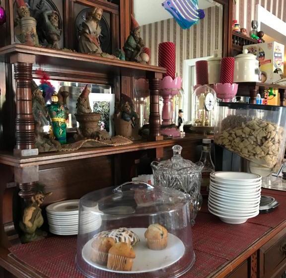 Rose Manor Bed & Breakfast