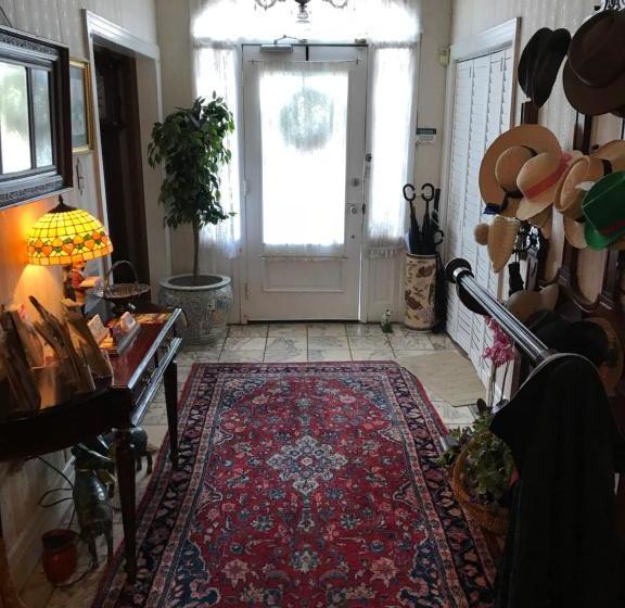 Rose Manor Bed & Breakfast