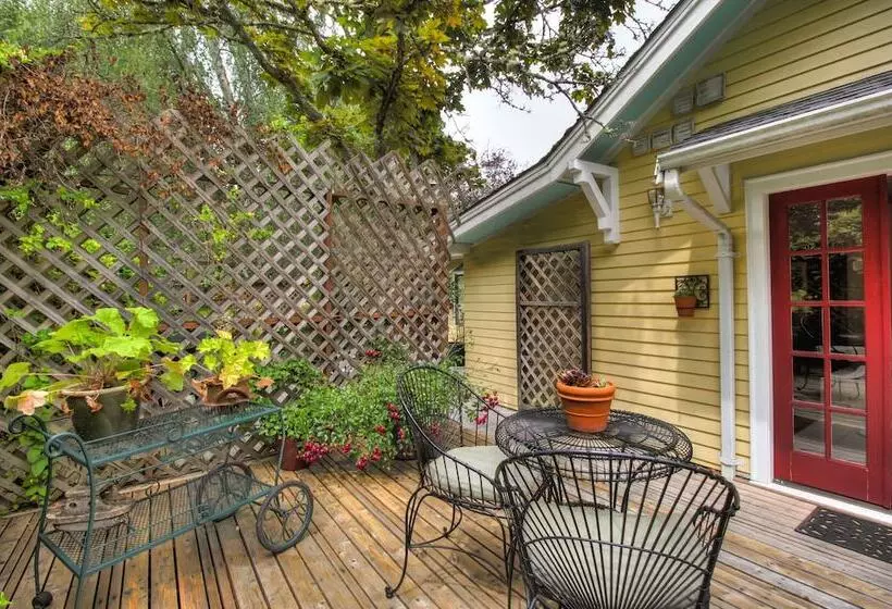Aamiaismajoitus (B&B) Country Cottage Of Langley