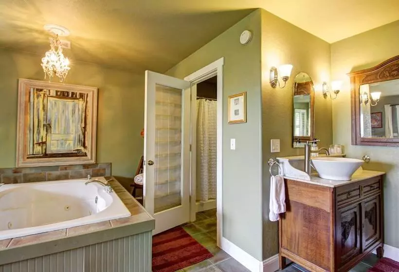 Aamiaismajoitus (B&B) Country Cottage Of Langley