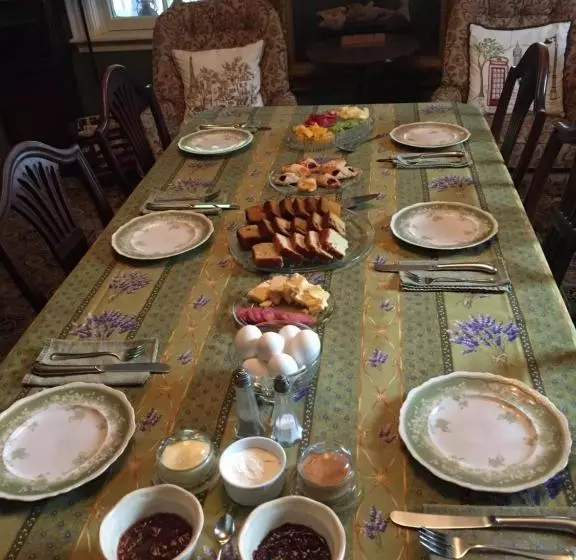 Aamiaismajoitus (B&B) Lantana House