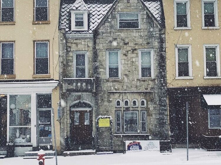 Bed and Breakfast The Maid S Quarters Bed Breakfast & Tearoom