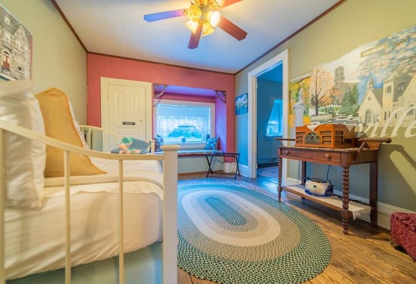 Bed and Breakfast The Maid S Quarters Bed Breakfast & Tearoom