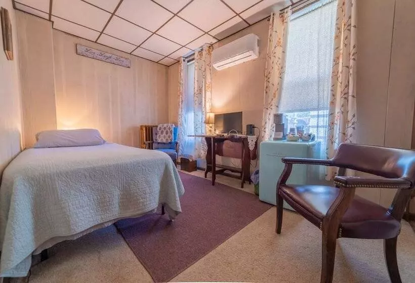 ベッドアンドブレックファースト The Maid S Quarters Bed Breakfast & Tearoom