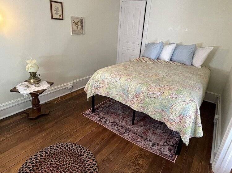 Bed and Breakfast The Maid S Quarters Bed Breakfast & Tearoom