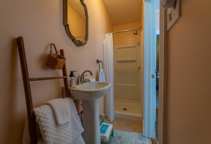 Bed and Breakfast The Maid S Quarters Bed Breakfast & Tearoom