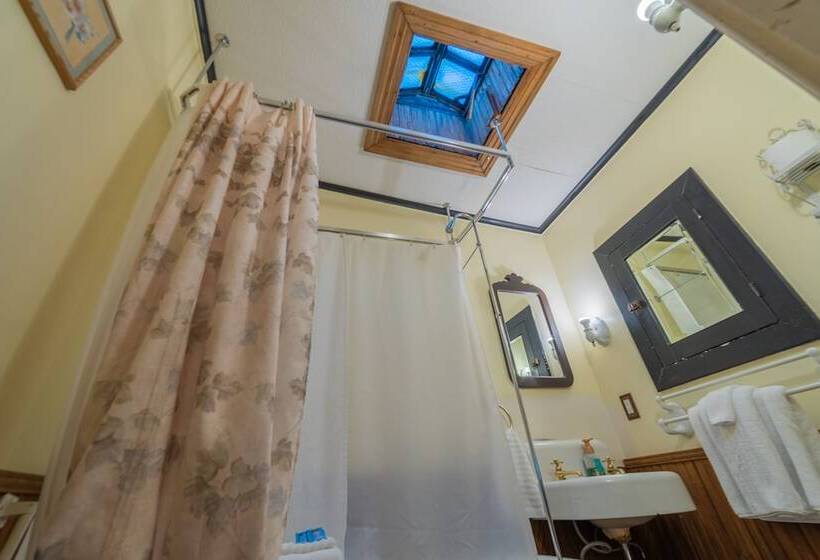 Bed and Breakfast The Maid S Quarters Bed Breakfast & Tearoom