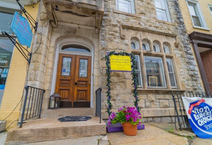 Bed and Breakfast The Maid S Quarters Bed Breakfast & Tearoom