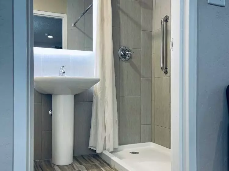 Century 21 Motel