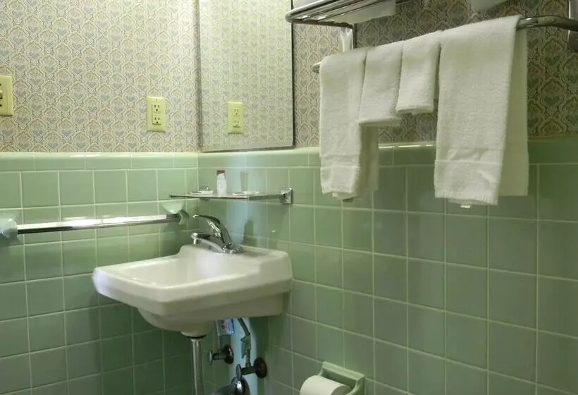 Fairfax Motel