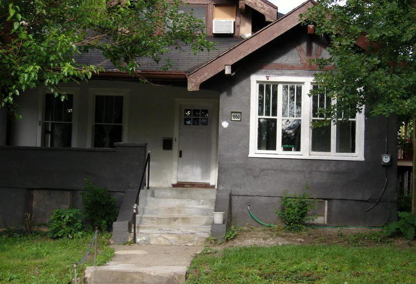 Hopkins Park Bed And Breakfast