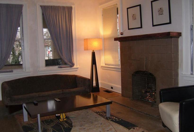 Hopkins Park Bed And Breakfast