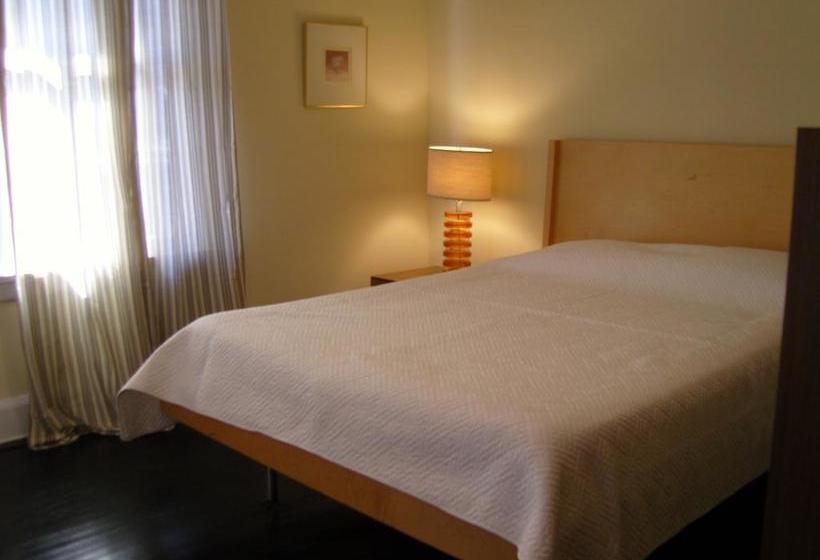 Hopkins Park Bed And Breakfast