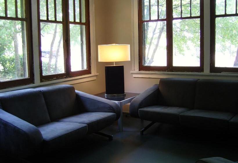 Hopkins Park Bed And Breakfast