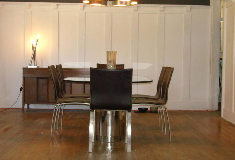 Hopkins Park Bed And Breakfast