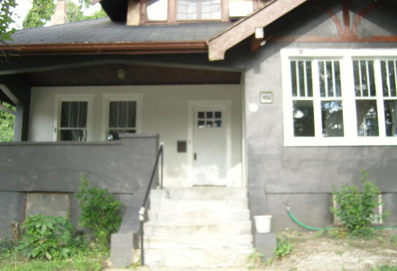 Hopkins Park Bed And Breakfast